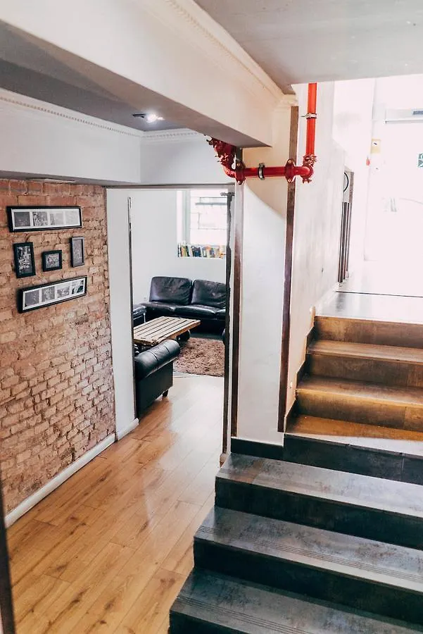 Black Swan Hostel Барселона