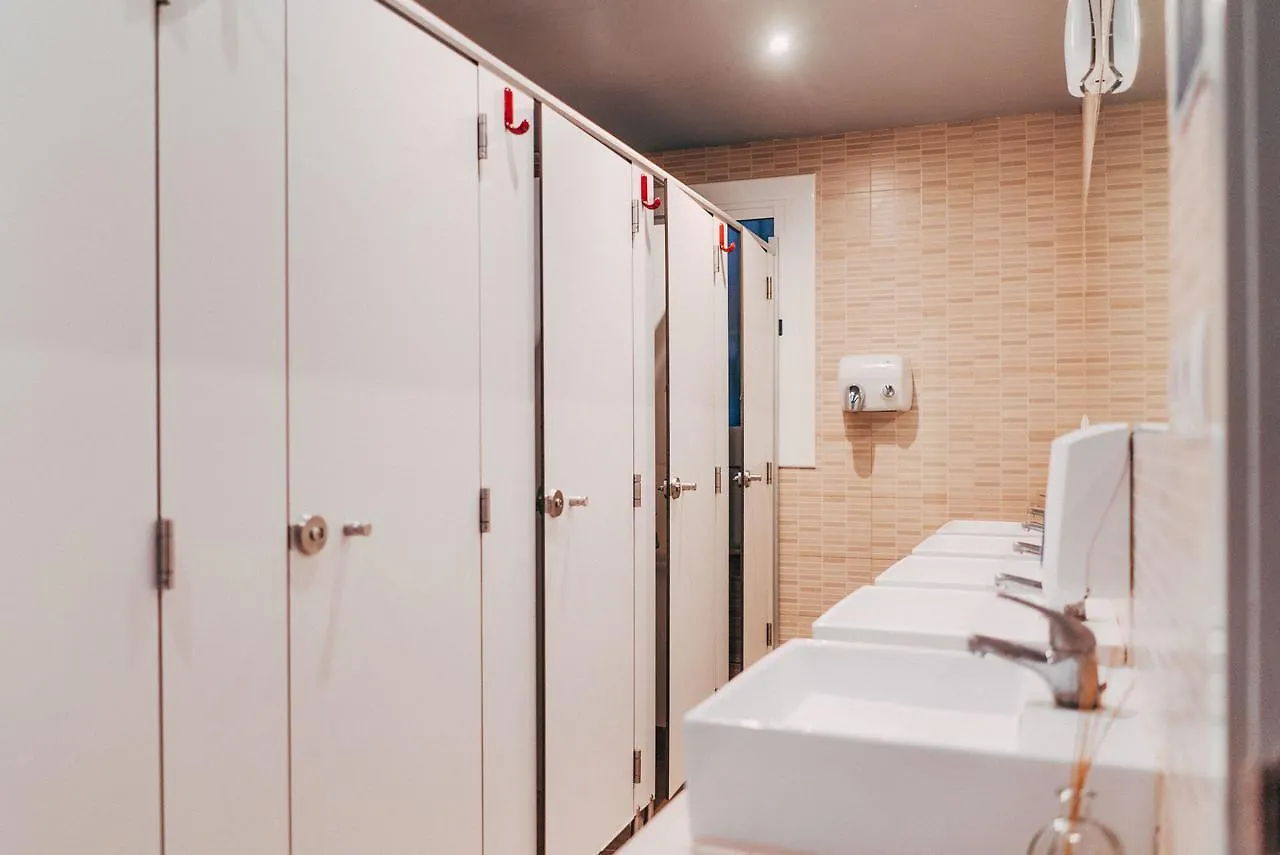 Black Swan Hostel Барселона