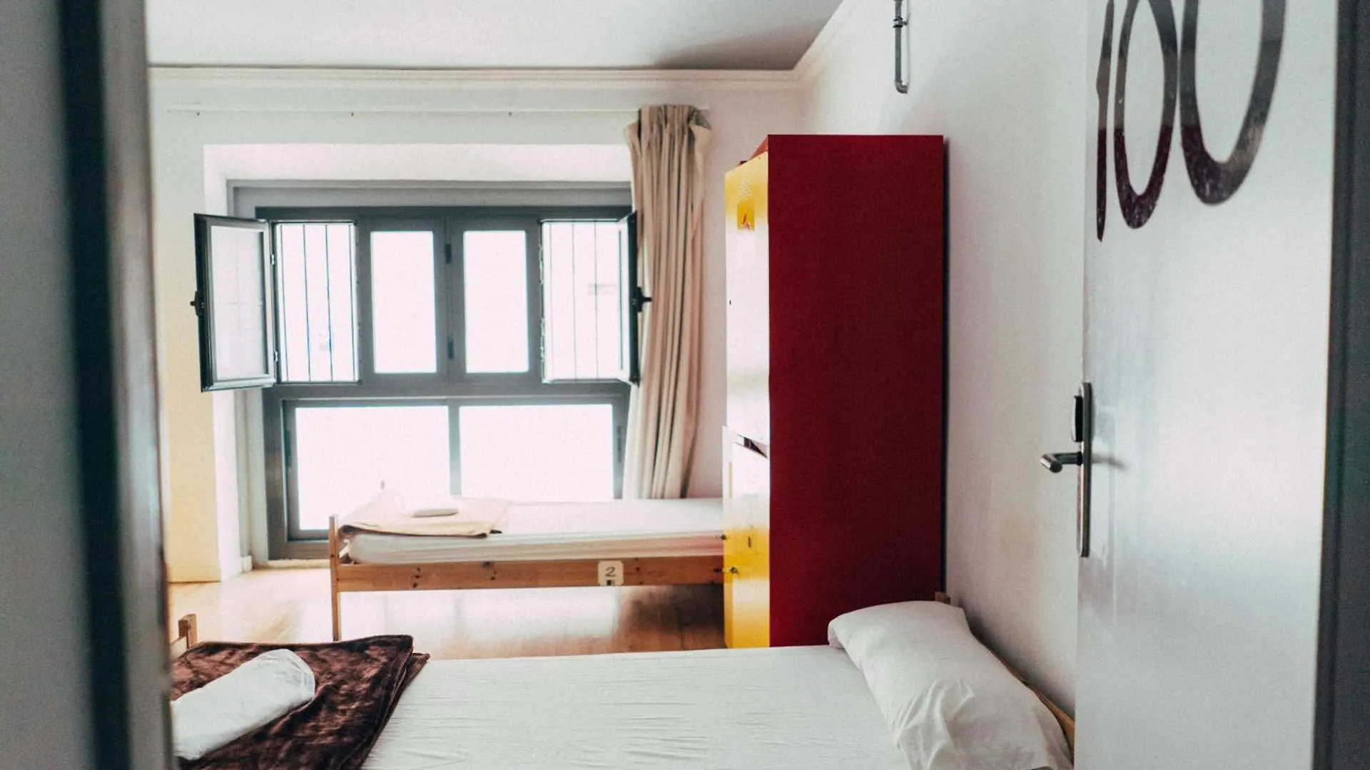 Black Swan Hostel Barcelona 0*,  Spain